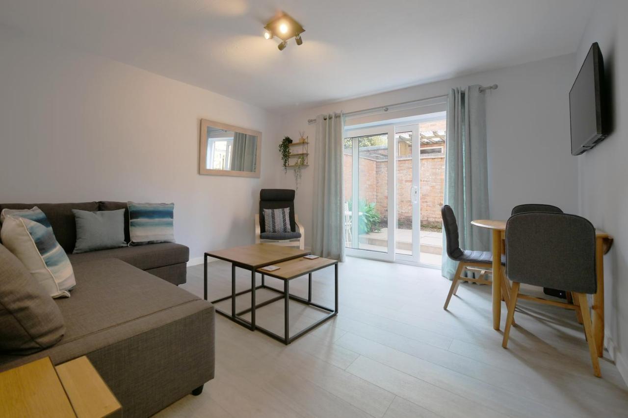 Апартаменты Crewe Short Lets 1 Victoria Court, Кру Экстерьер фото