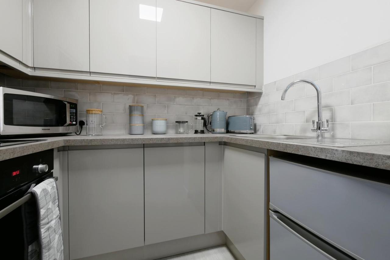 Апартаменты Crewe Short Lets 1 Victoria Court, Кру Экстерьер фото