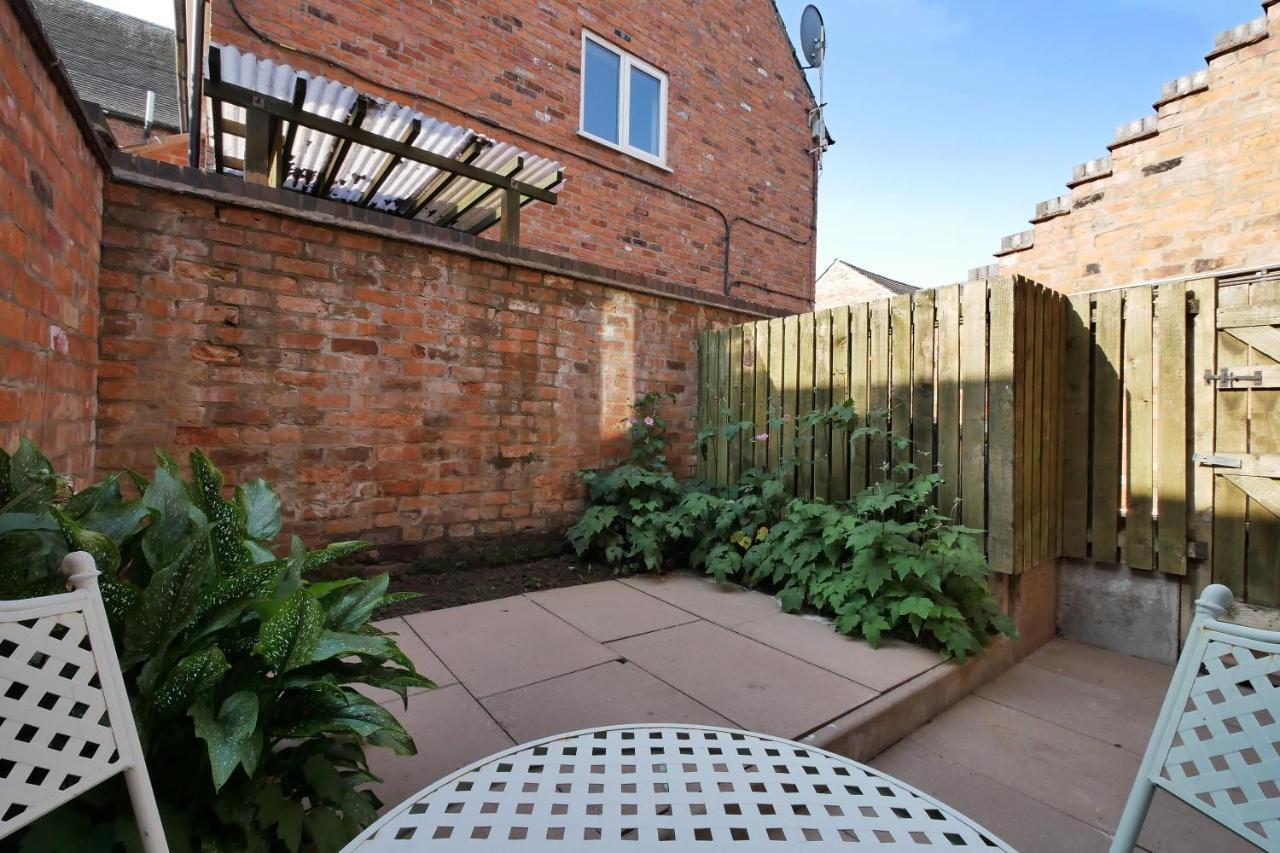 Апартаменты Crewe Short Lets 1 Victoria Court, Кру Экстерьер фото